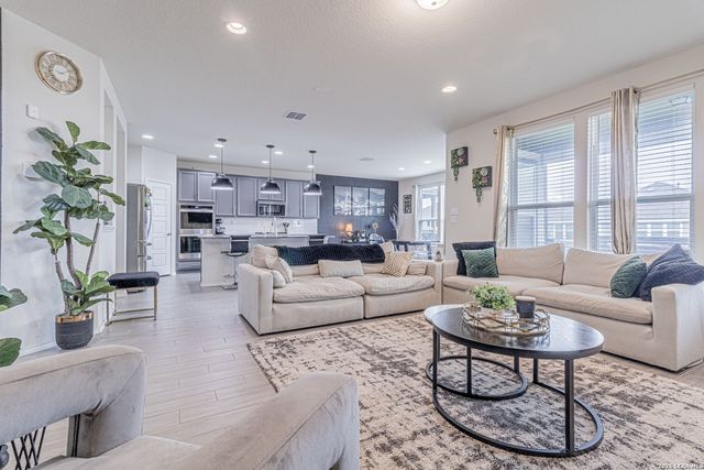 2102 Dalhart, San Antonio, TX 78253