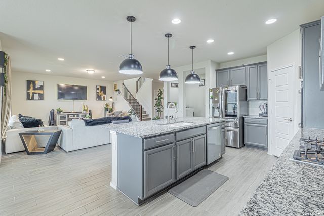 2102 Dalhart, San Antonio, TX 78253