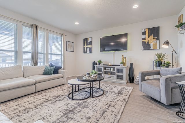 2102 Dalhart, San Antonio, TX 78253