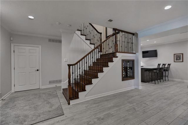 5248 W 115TH Terrace, Leawood, KS 66211