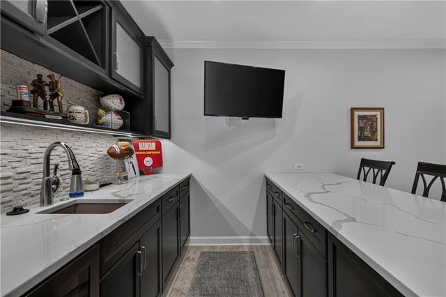 5248 W 115TH Terrace, Leawood, KS 66211