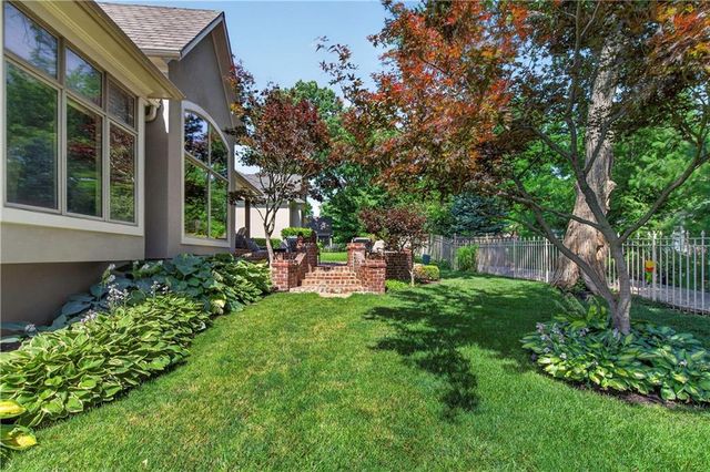 5248 W 115TH Terrace, Leawood, KS 66211