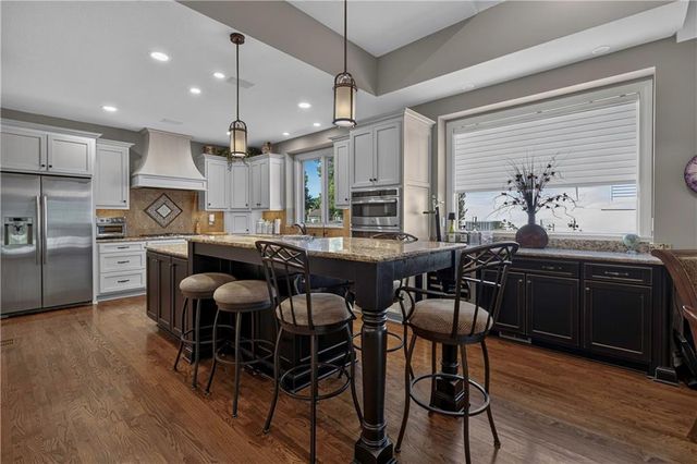 5248 W 115TH Terrace, Leawood, KS 66211
