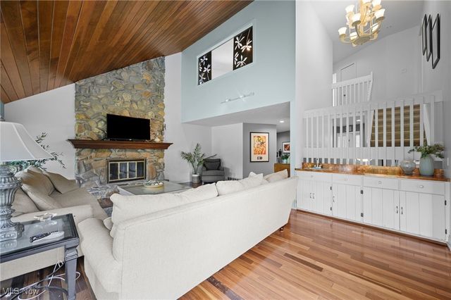 30907 Arlington Circle, Bay Village, OH 44140