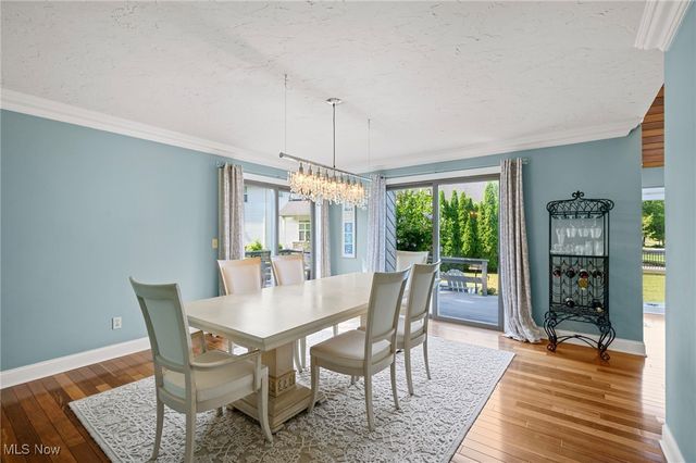 30907 Arlington Circle, Bay Village, OH 44140