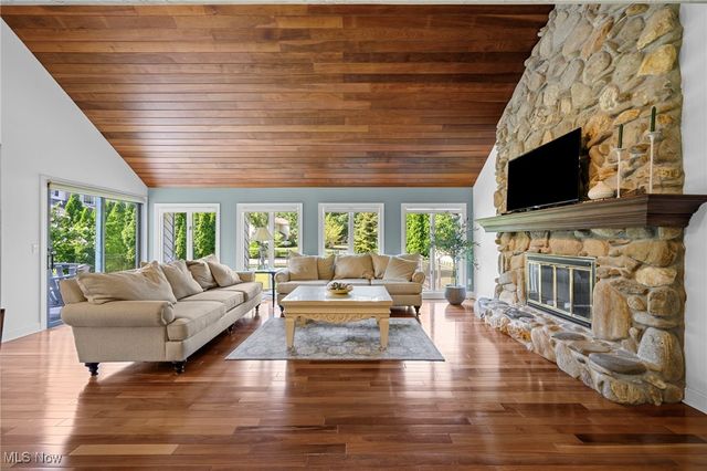 30907 Arlington Circle, Bay Village, OH 44140