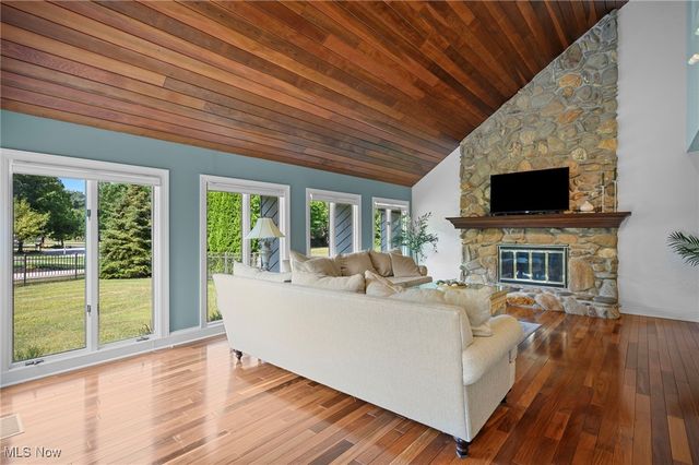 30907 Arlington Circle, Bay Village, OH 44140