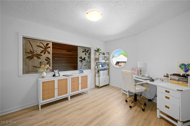 30907 Arlington Circle, Bay Village, OH 44140