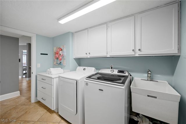 30907 Arlington Circle, Bay Village, OH 44140