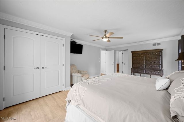 30907 Arlington Circle, Bay Village, OH 44140