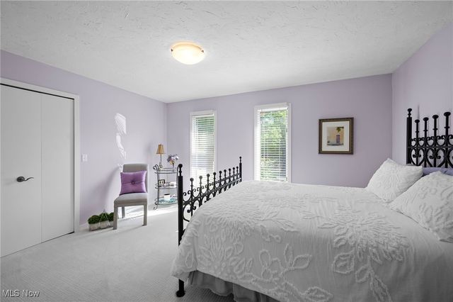 30907 Arlington Circle, Bay Village, OH 44140