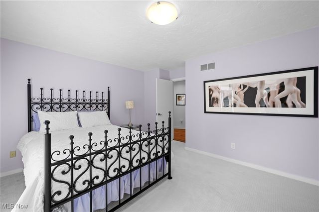 30907 Arlington Circle, Bay Village, OH 44140