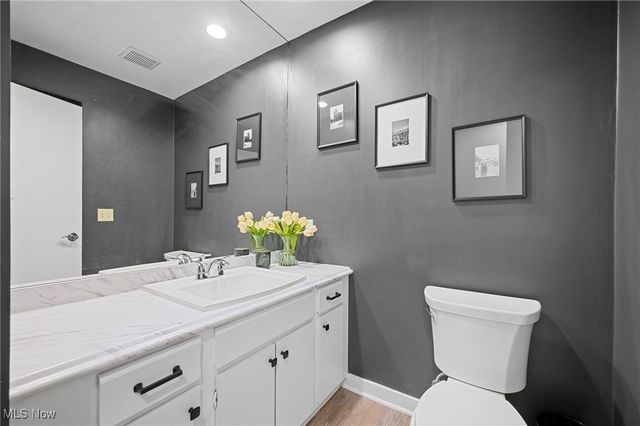 30907 Arlington Circle, Bay Village, OH 44140