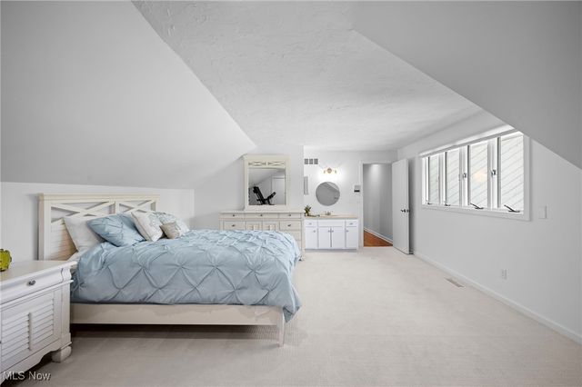 30907 Arlington Circle, Bay Village, OH 44140