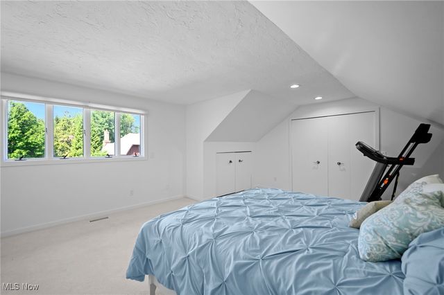 30907 Arlington Circle, Bay Village, OH 44140