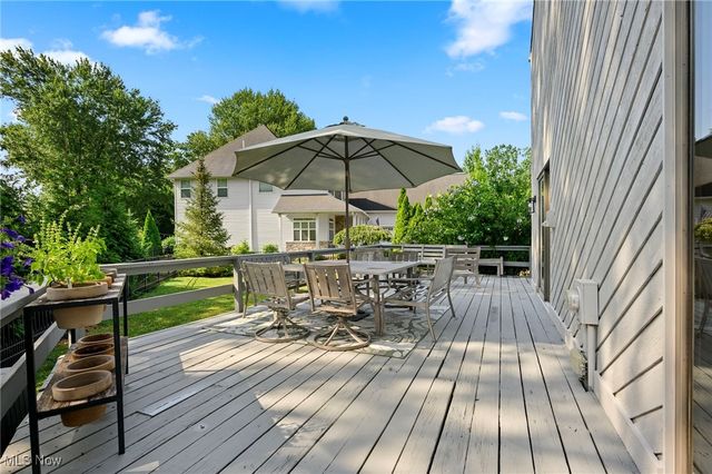 30907 Arlington Circle, Bay Village, OH 44140