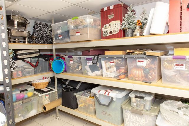 30907 Arlington Circle, Bay Village, OH 44140