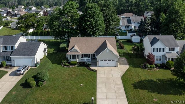 3667 Spice Creek, Wheatfield, NY 14120