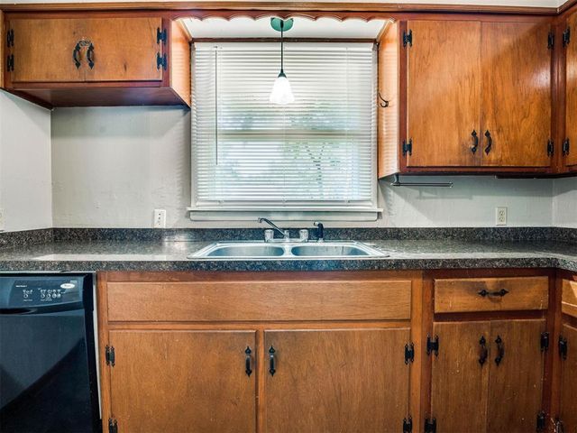 1800 Melrose Drive, Norman, OK 73069