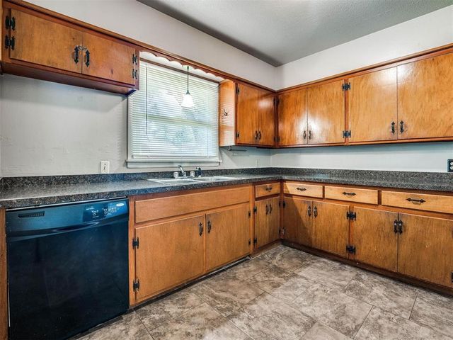 1800 Melrose Drive, Norman, OK 73069