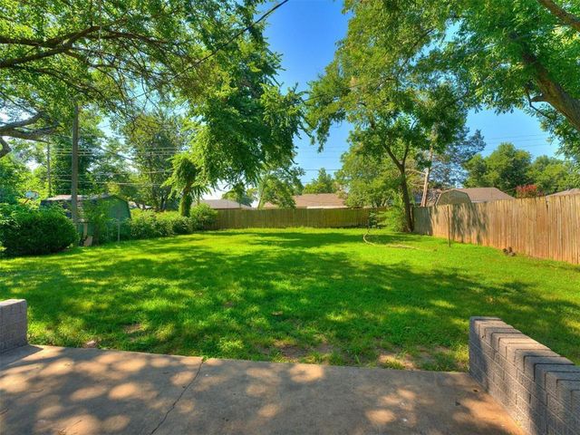 1800 Melrose Drive, Norman, OK 73069