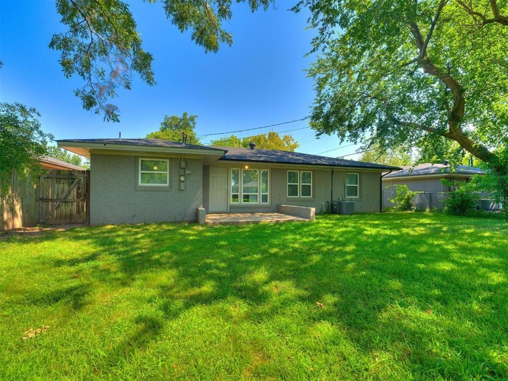 1800 Melrose Drive, Norman, OK 73069