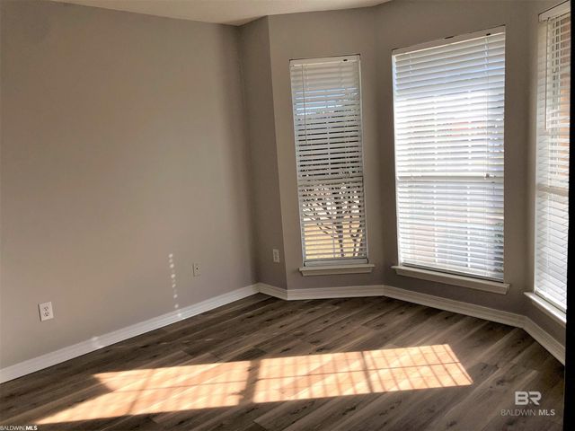 9839 Hollowbrook Avenue, Fairhope, AL 36532