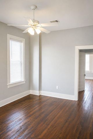 2627 Avenue K 2, Galveston, TX 77550