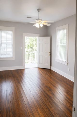 2627 Avenue K 2, Galveston, TX 77550