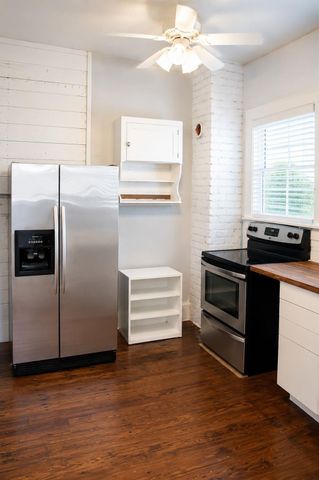 2627 Avenue K 2, Galveston, TX 77550