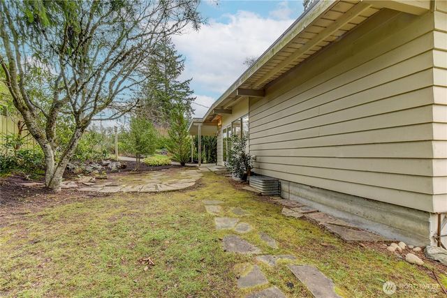 16217 Lake Hills Boulevard, Bellevue, WA 98008