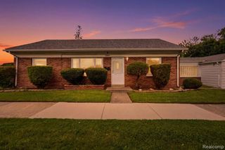 26004 Waldorf Street, Roseville, MI 48066