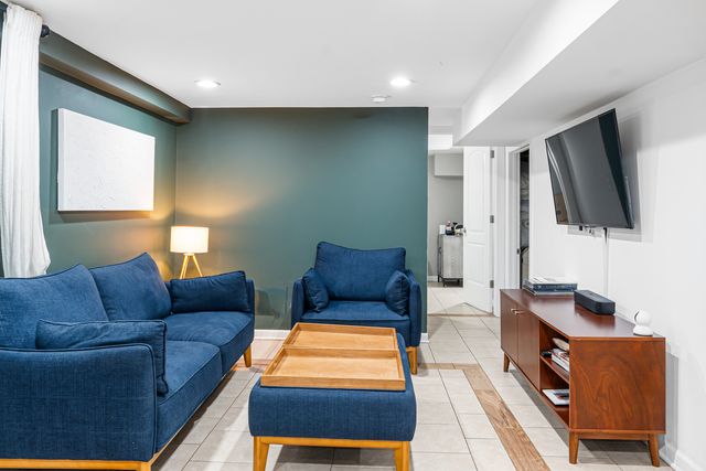 4543 S Leclaire Avenue, Chicago, IL 60638