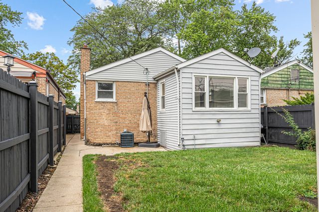 4543 S Leclaire Avenue, Chicago, IL 60638