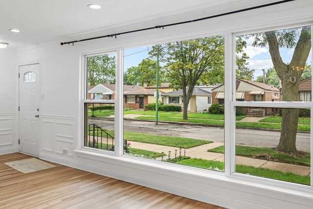 4543 S Leclaire Avenue, Chicago, IL 60638