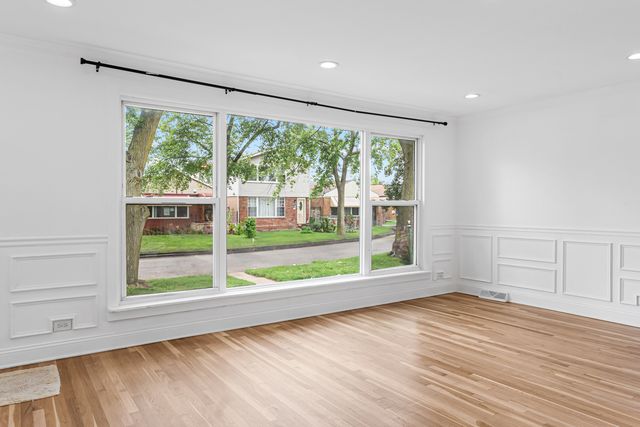 4543 S Leclaire Avenue, Chicago, IL 60638