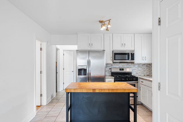 4543 S Leclaire Avenue, Chicago, IL 60638