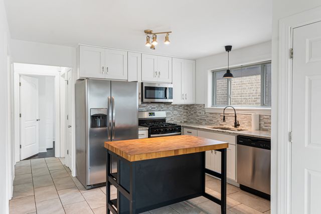 4543 S Leclaire Avenue, Chicago, IL 60638