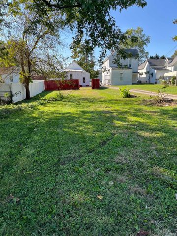 305 N Jackson Street, Huntingburg, IN 47542