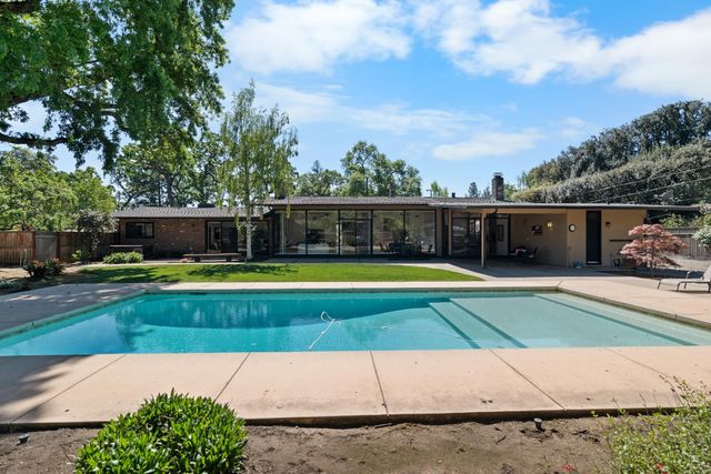 2401 Bonniebrook Dr, Stockton, CA 95207