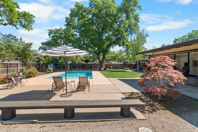 2401 Bonniebrook Dr, Stockton, CA 95207