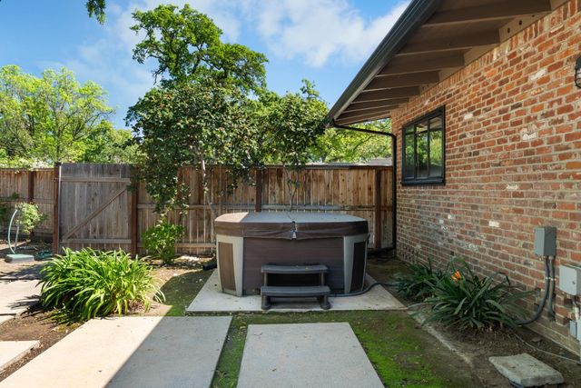 2401 Bonniebrook Dr, Stockton, CA 95207