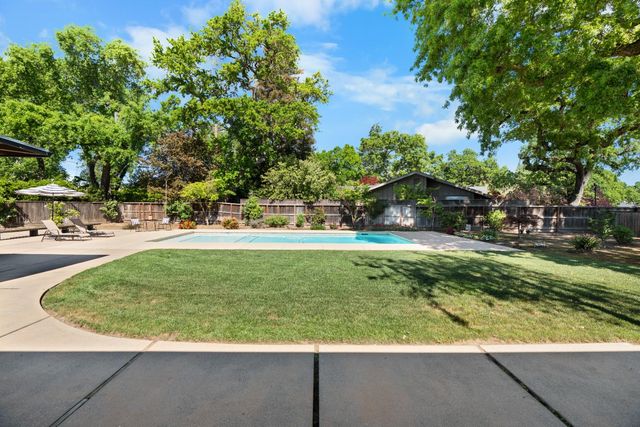 2401 Bonniebrook Dr, Stockton, CA 95207