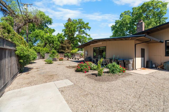 2401 Bonniebrook Dr, Stockton, CA 95207