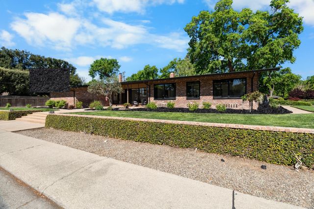 2401 Bonniebrook Dr, Stockton, CA 95207