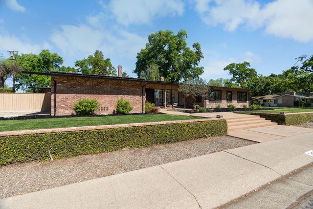 2401 Bonniebrook Dr, Stockton, CA 95207