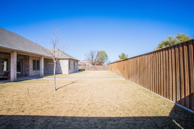 209 S Holliday Street, Plainview, TX 79072