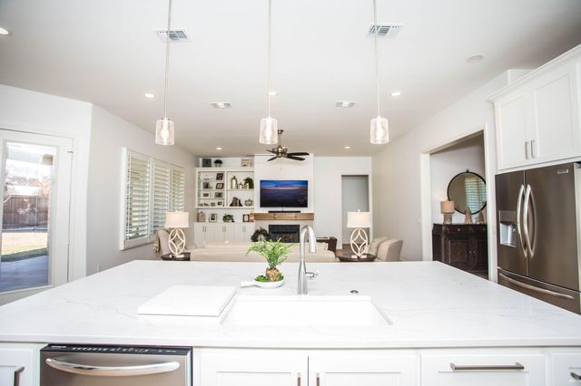 209 S Holliday Street, Plainview, TX 79072