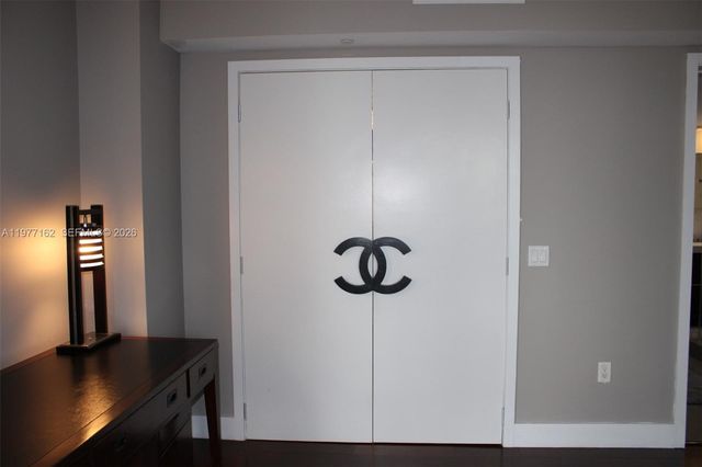 31 SE 6th St 1801, Miami, FL 33131