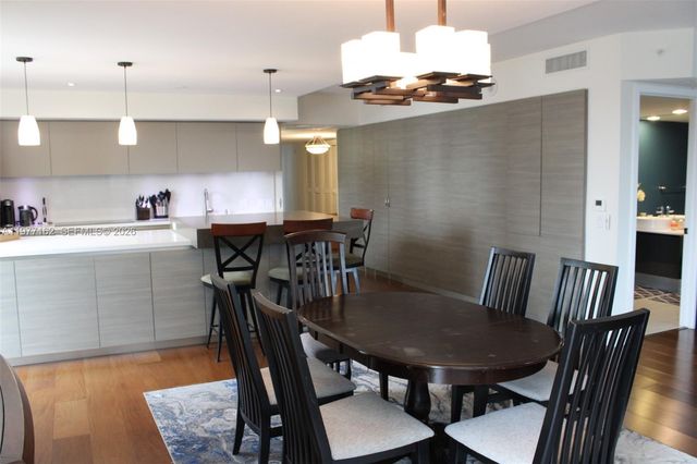 31 SE 6th St 1801, Miami, FL 33131